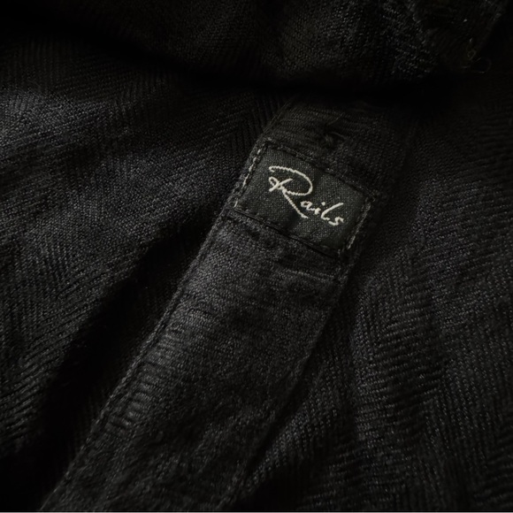 Rails Hunter Flannel Button Up Shirt - Picture 3 of 8